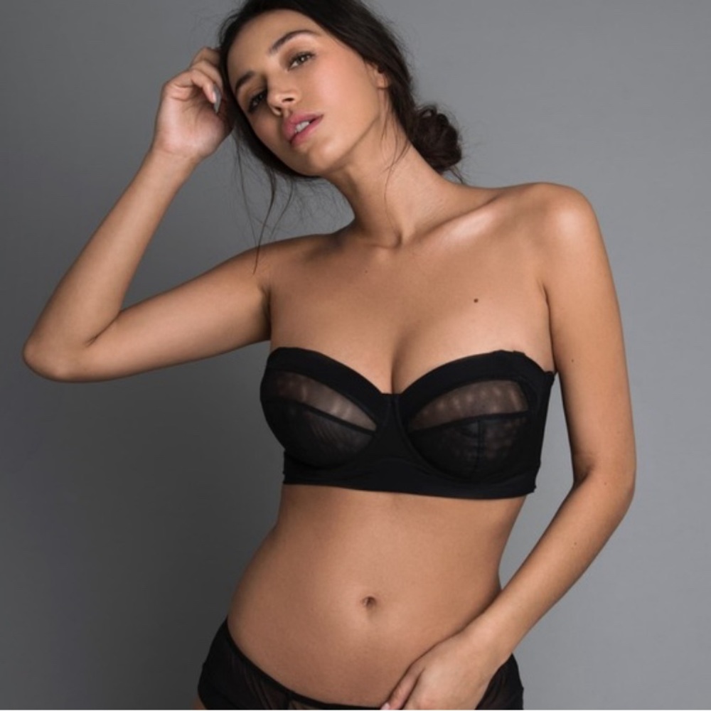 Adina Reay strapless bra 30F